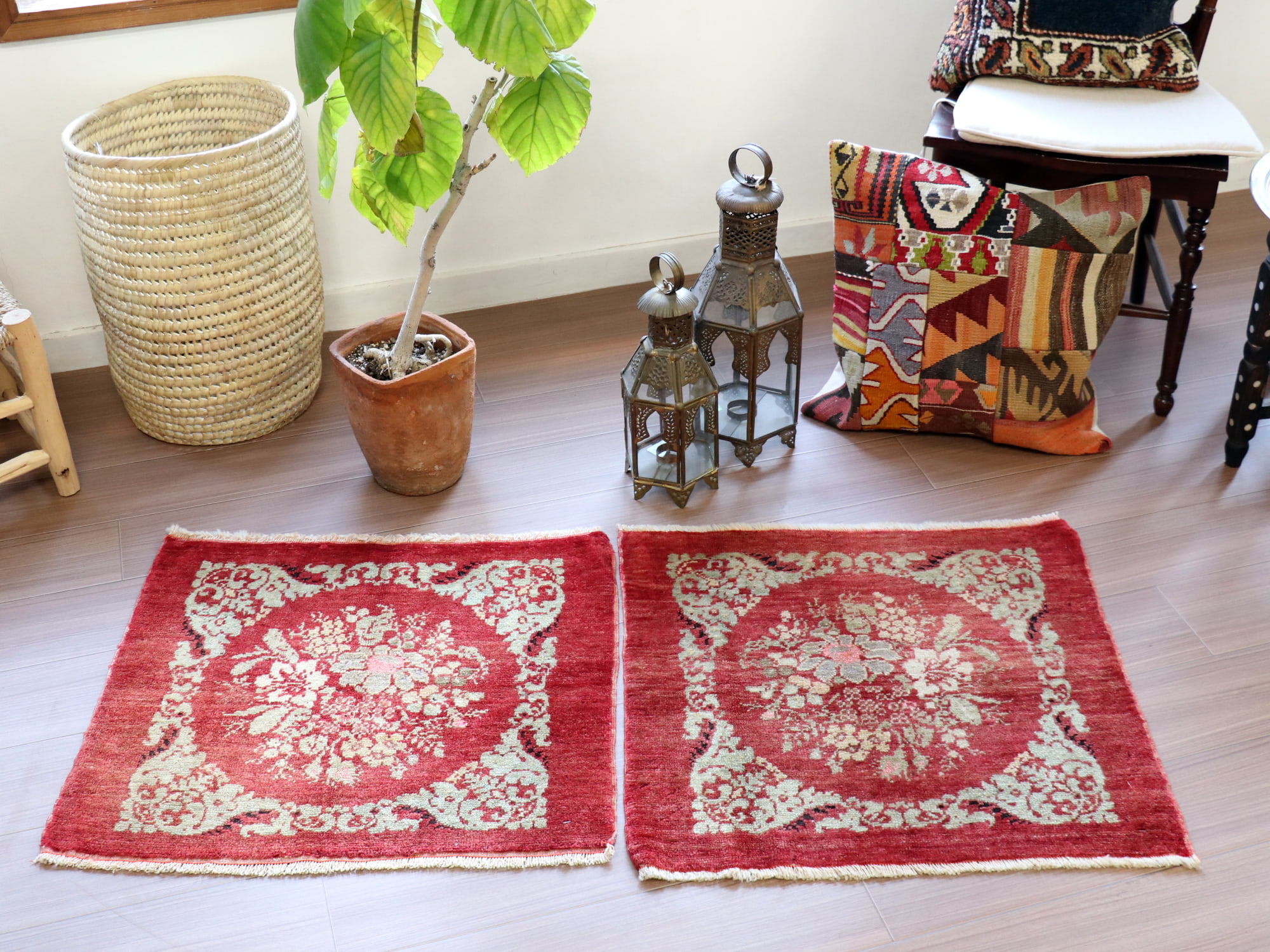 キリムスタイル / トルコ ヴィンテージラグ ヘイべ 正方形じゅうたん