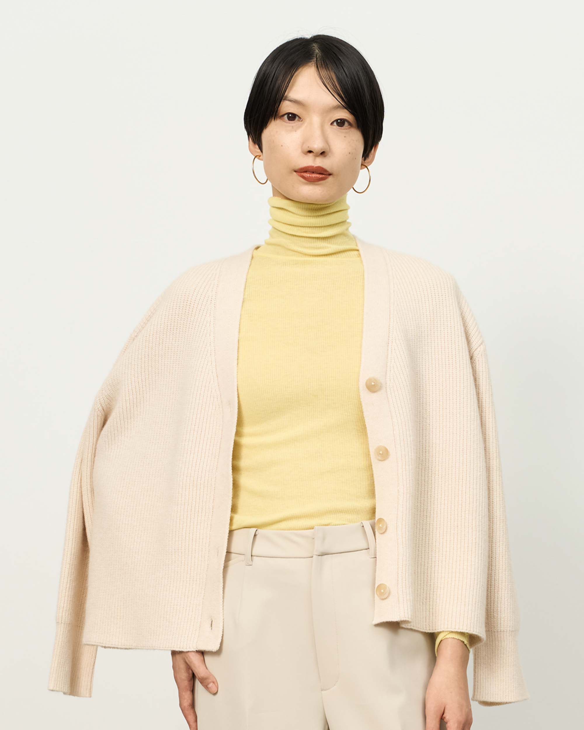 ラクーン混Vネックニットカーディガン - SOÉJU online store｜上質な