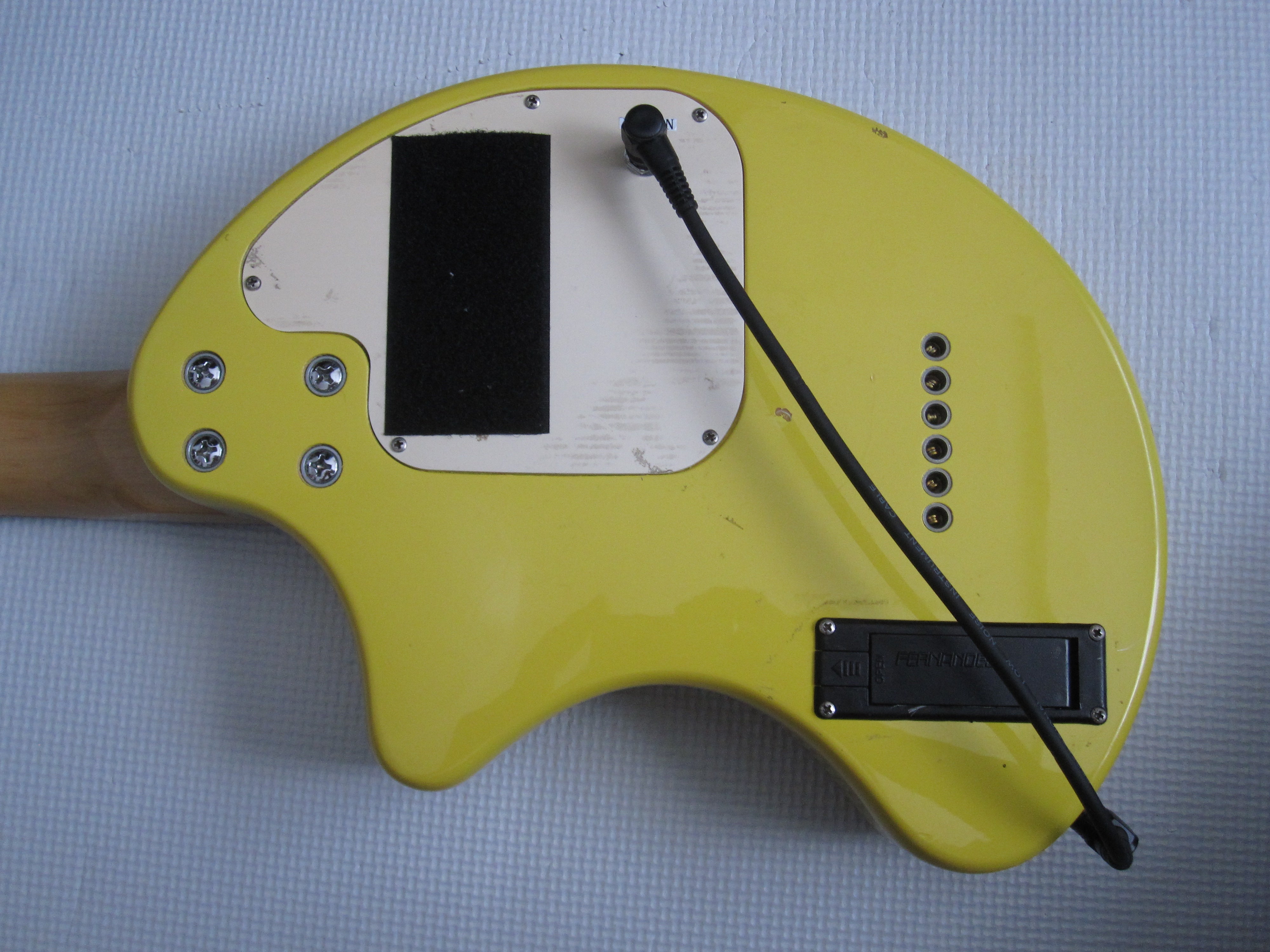 1 フェルナンデス もうないんデス。 FERNANDES ZO-3 を改造したんデス