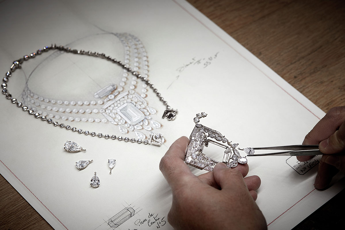 香水「シャネル N°5」の100周年を記念したハイジュエリーコレクション