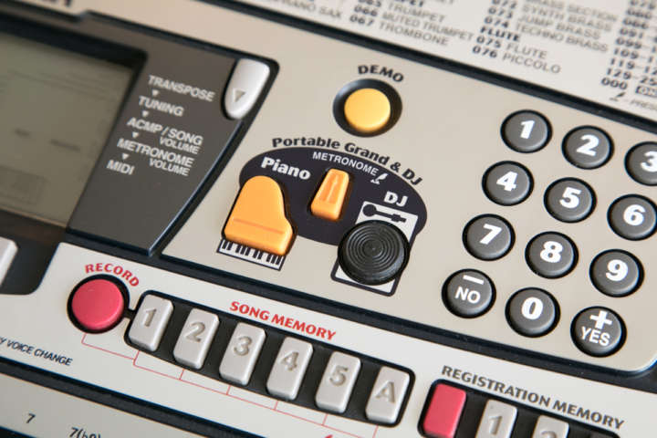 クレイジーケンバンド横山剣とヤマハ「PSR-280」【アーティストの愛