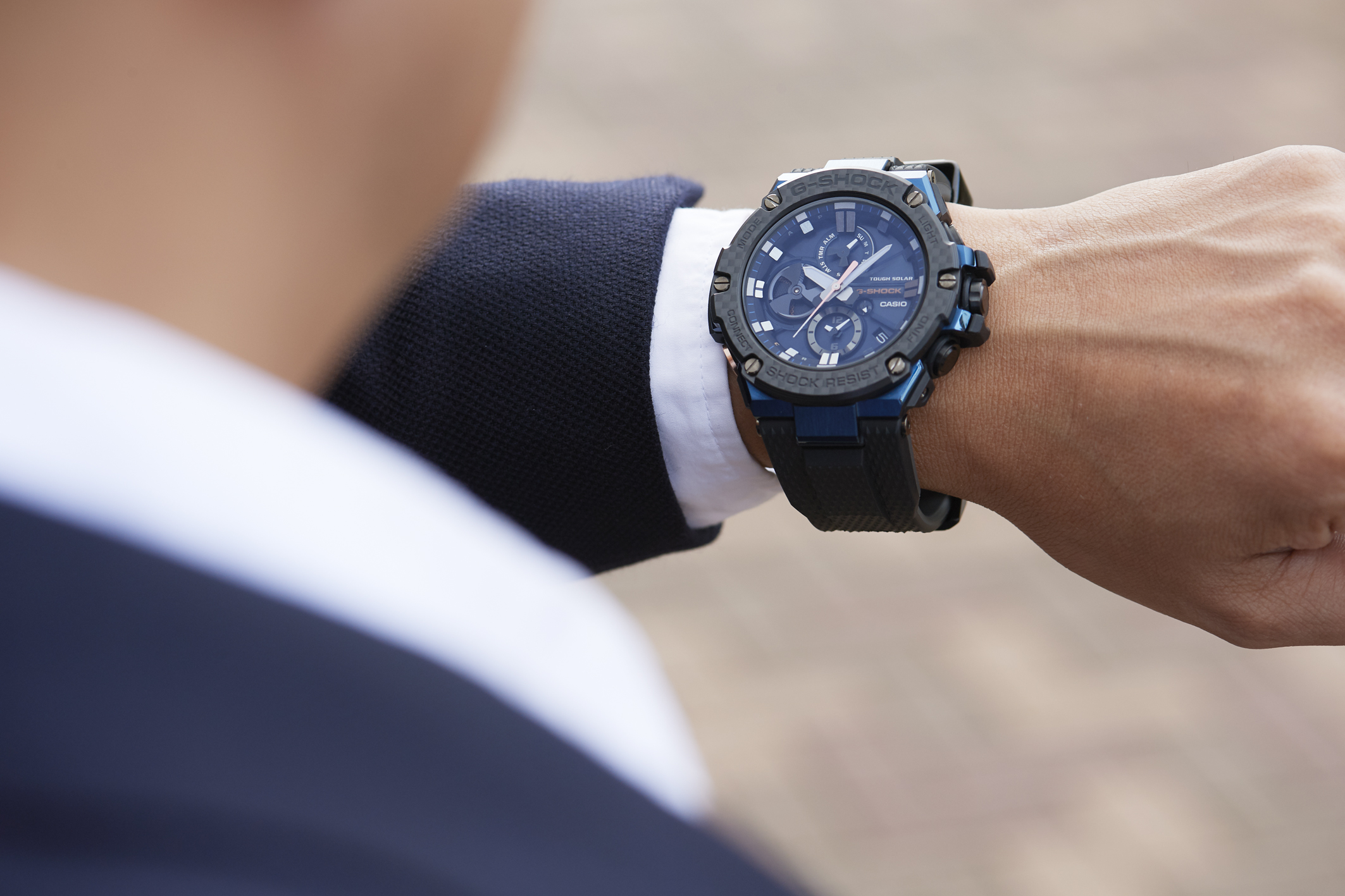 力強く美しい。先進テクノロジーを搭載した「G-STEEL」はアナログ時計