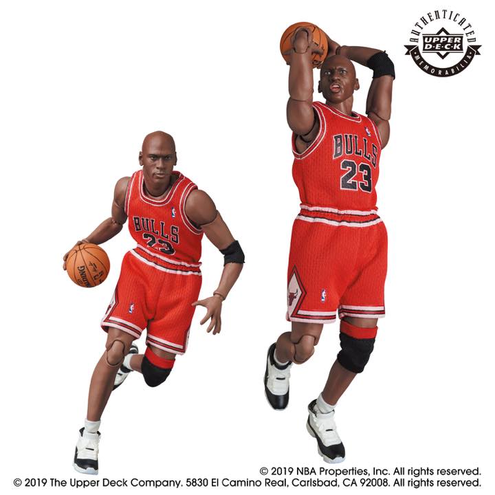 どのダンクを再現する？マイケル・ジョーダンのフィギュアで伝説を蘇ら