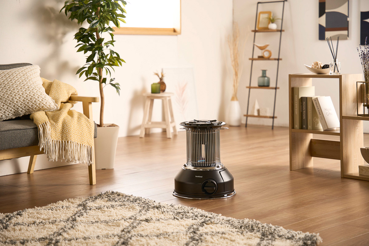 室内でも屋外でもOK！イワタニのカセットガス仕様ストーブ「マル暖」は