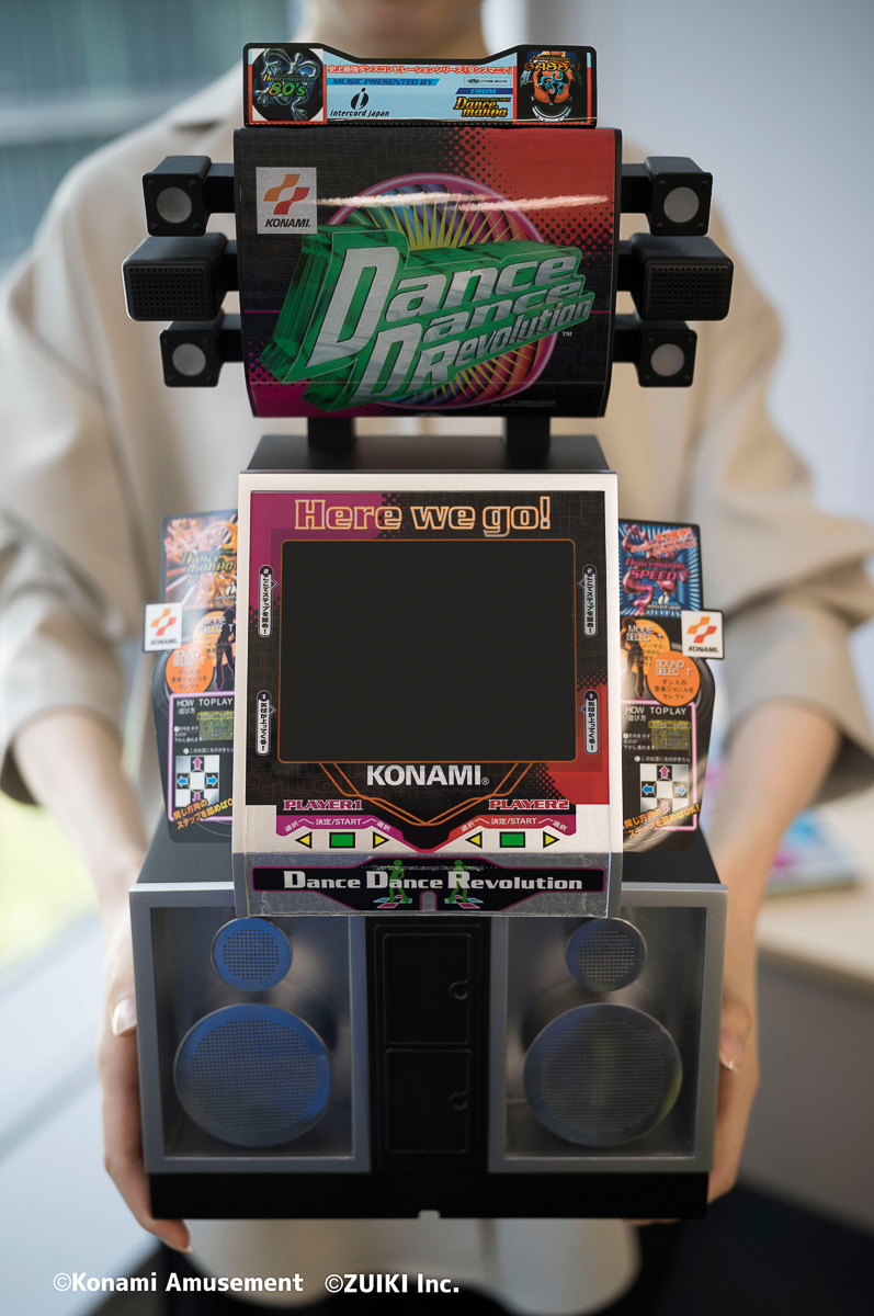 初代「ダンスダンスレボリューション」がまんまミニ化！でも、プレイは