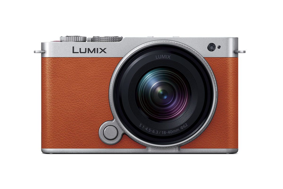 小さいは正義！を体感できる噂のミラーレス一眼に、広角ズームレンズが