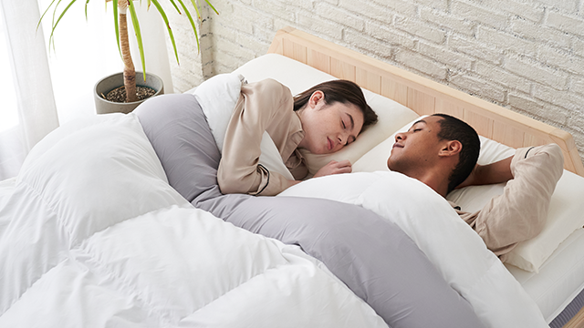 布団は暖かい・軽いのその先へ。ウェイトバランスの追求で脳が眠る