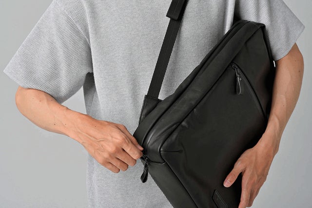 もう財布は探さない！イライラを解消する“上下2部屋構造”リュック【撥