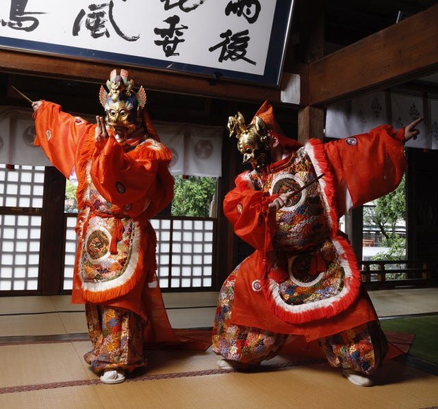 重要無形文化財「雅楽」【一生に一度かも？の貴重体験】舞楽装束着装