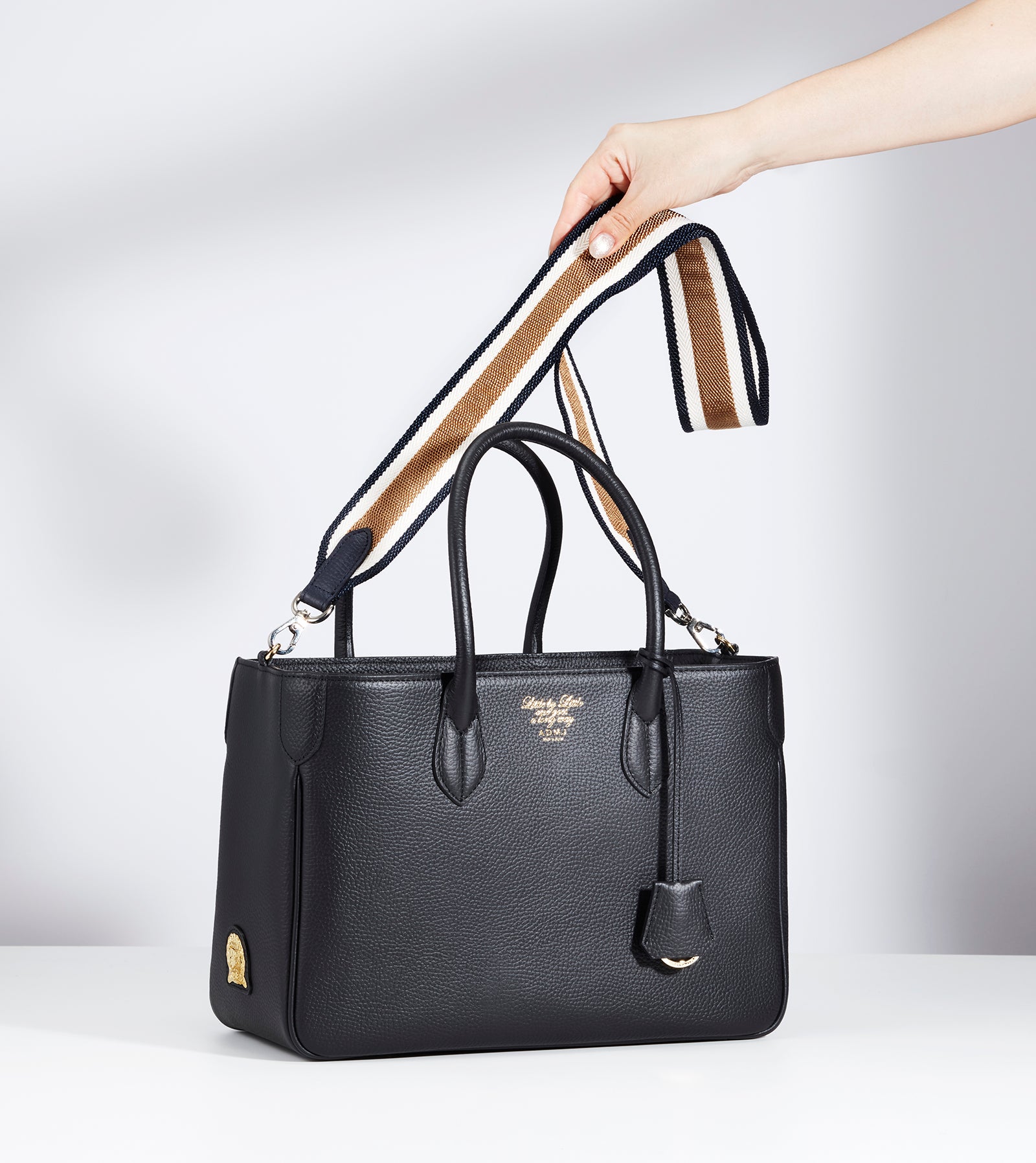 思わず荷物を整えてしまう収納美『美意識改革バッグ＆ポーチ』 第二弾