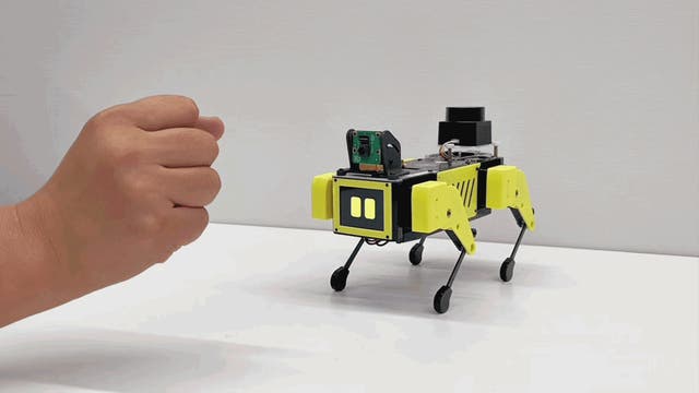 ChatGPT搭載！会話もできる四足歩行AIロボット犬『ミニぷぱ2