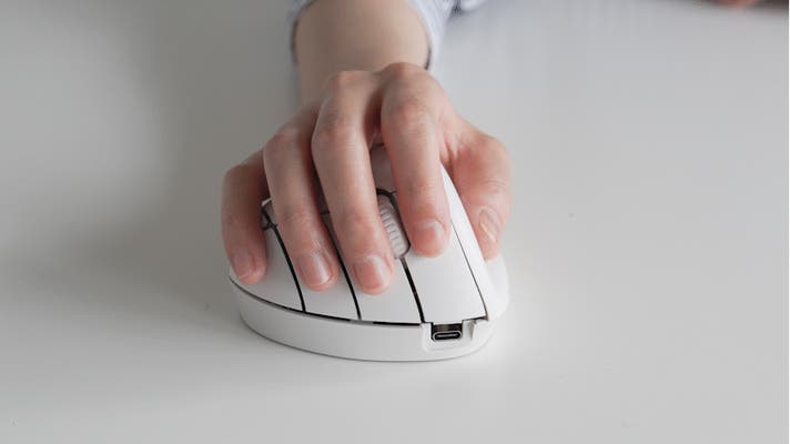 マウス1つで操作が完結】キーボードの代わりになるマウス｜Snugon MO1