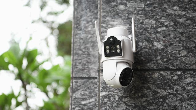 2つのカメラで全方位見守る！電源も配線工事も不要、高機能ワイヤレス