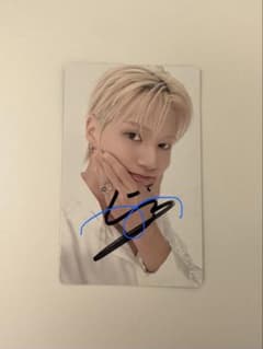 ATEEZ ウヨン アジアツアー限定グッズトレカ サイン入り - メルカリ