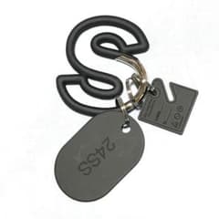 SACAI カラビナ キーホルダー 黒 新品 サカイ アクセサリー - メルカリ