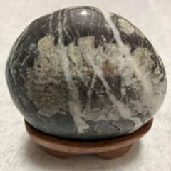 菊花石 秩父 木製台座付き - メルカリ
