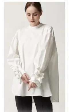 2026年最新】yori ブラウス shiroconの人気アイテム - メルカリ