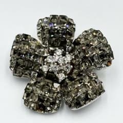 FOXEY ブローチひし形キラキラ