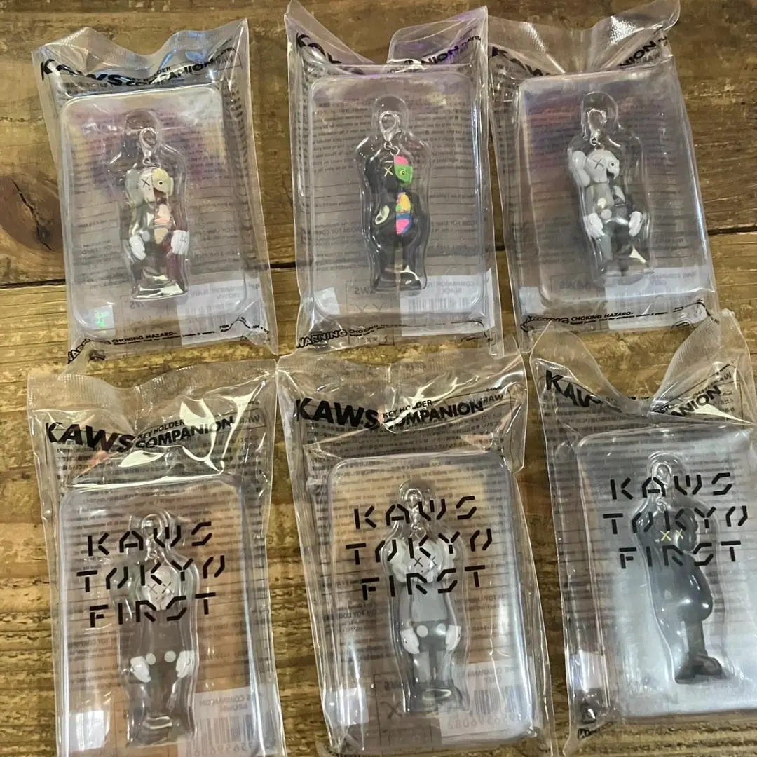 2026年最新】kaws companion keyholderの人気アイテム - メルカリ