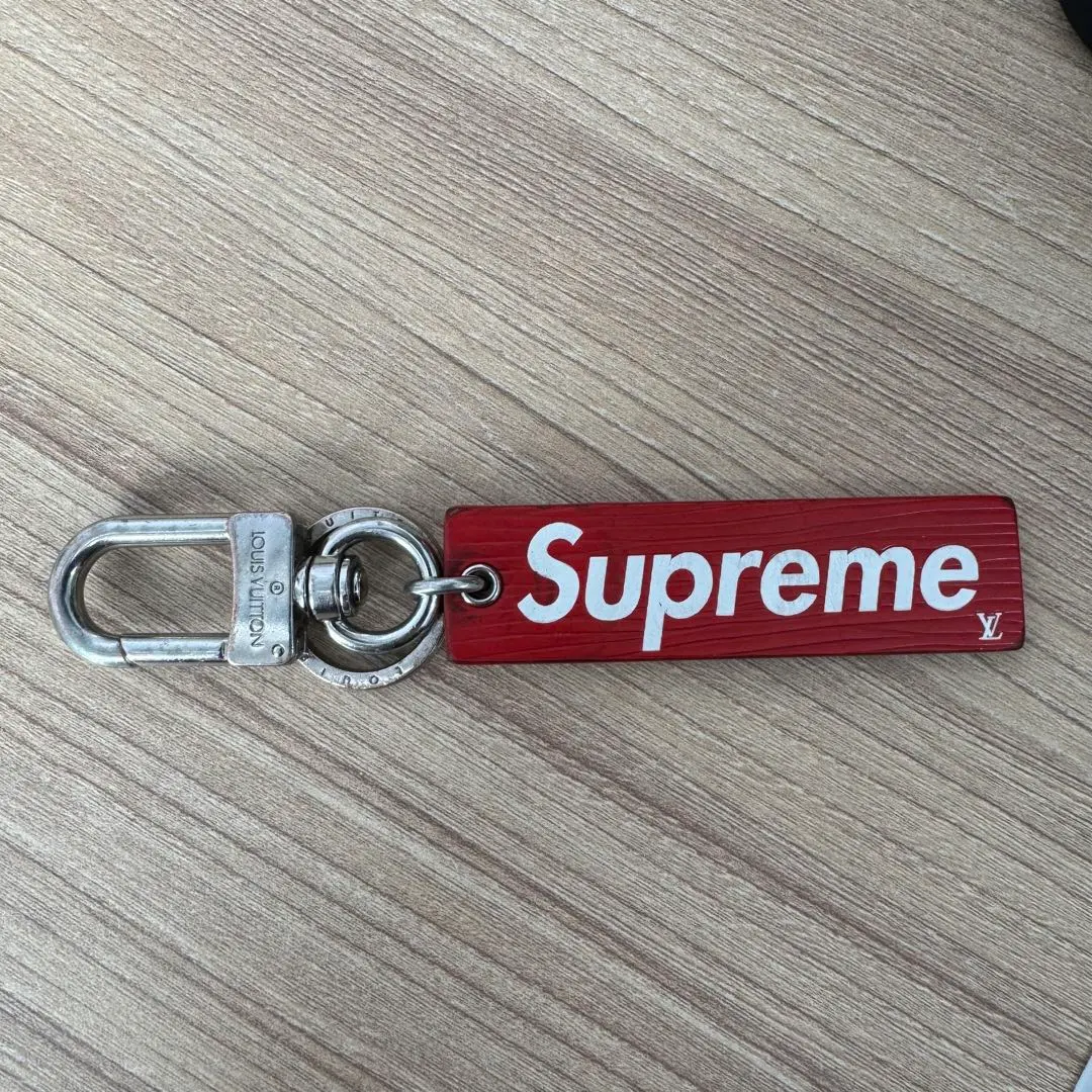 2026年最新】Supreme LOUIS VUITTON キーホルダーの人気アイテム