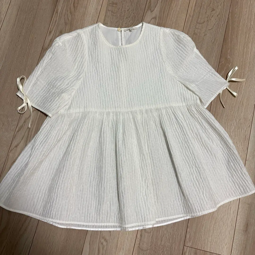 2026年最新】yori フクレフレアブラウスの人気アイテム - メルカリ