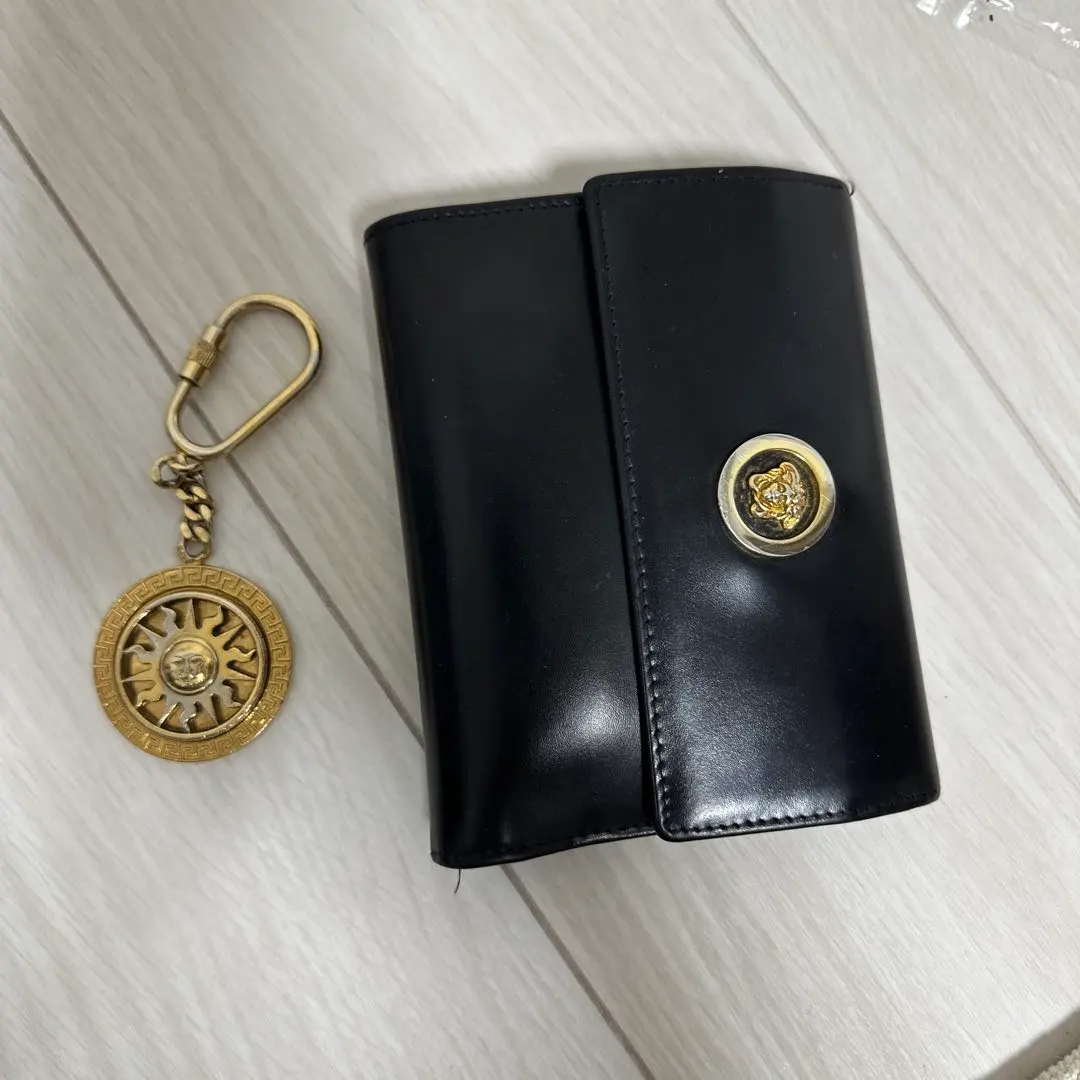 2026年最新】ジャンニヴェルサーチキーホルダーの人気アイテム - メルカリ