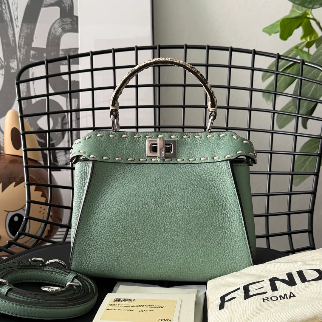 2026年最新】フェンディ セレリア ピーカブー パイソンの人気アイテム