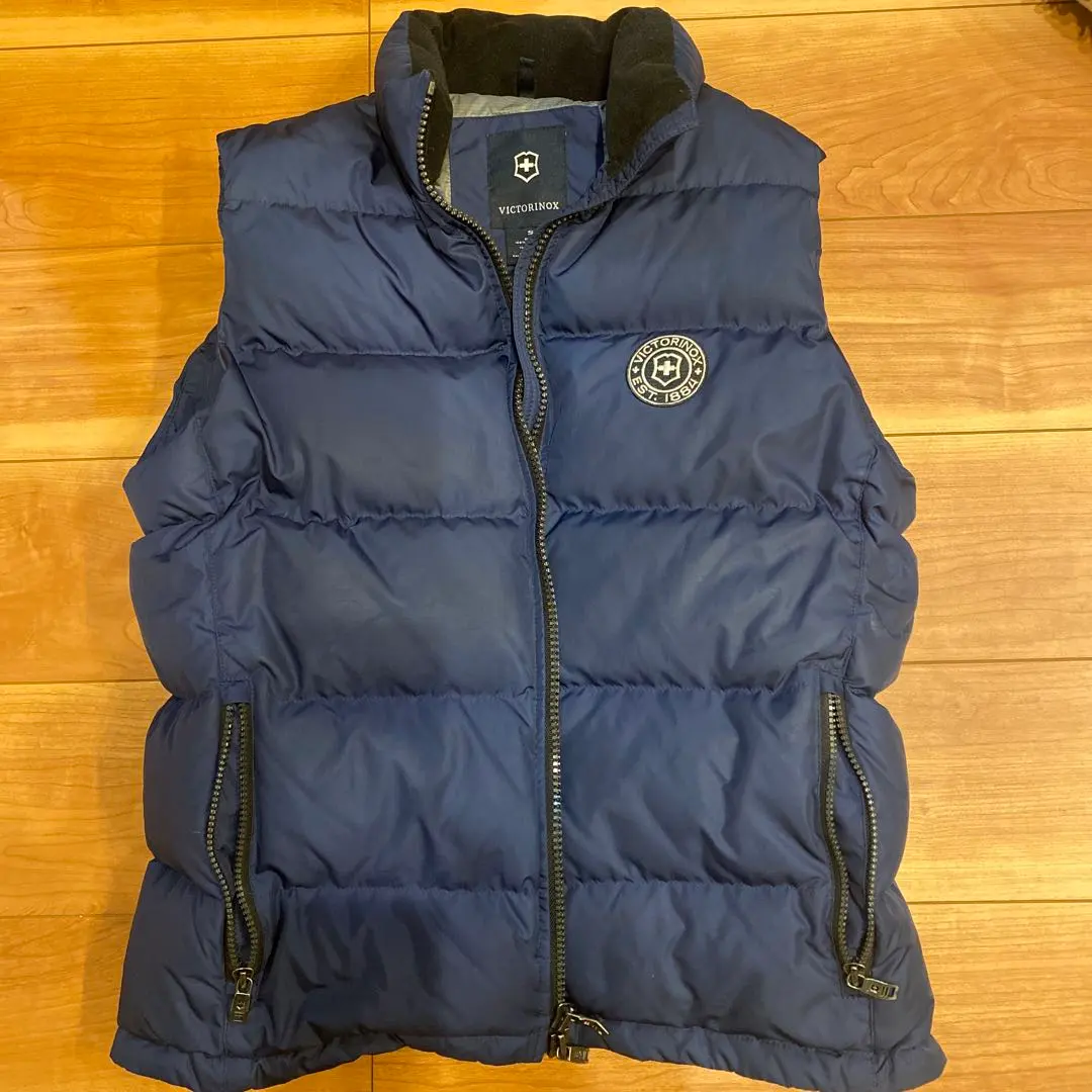 2026年最新】ビクトリノックス ダウンベストの人気アイテム - メルカリ
