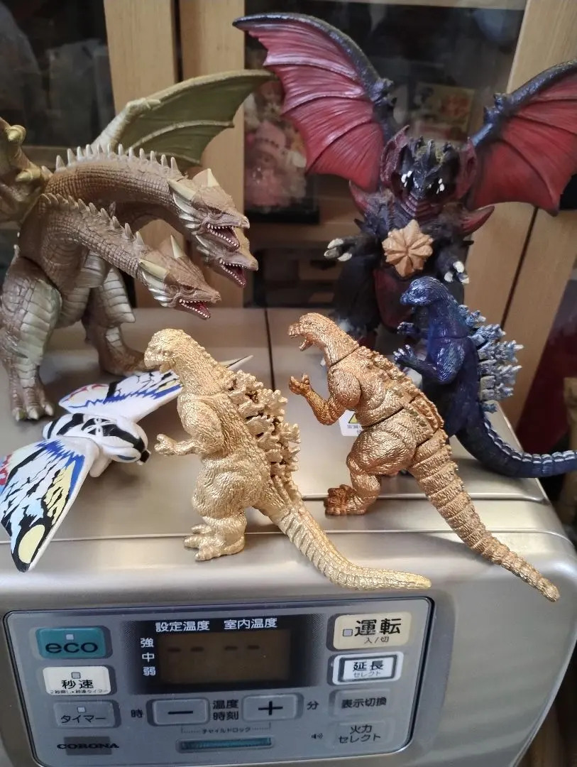 2026年最新】白亜紀キングギドラの人気アイテム - メルカリ