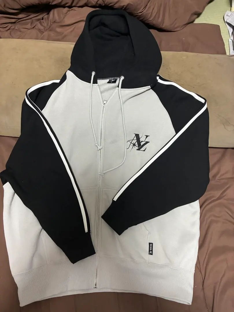 2026年最新】niziu パーカー awakeの人気アイテム - メルカリ