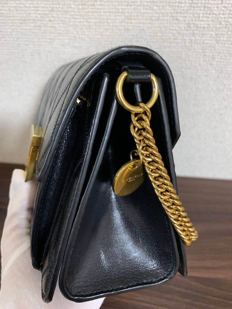 miiii様専用】GIVENCHY ジバンシィ GV3ショルダーバッグ - メルカリ