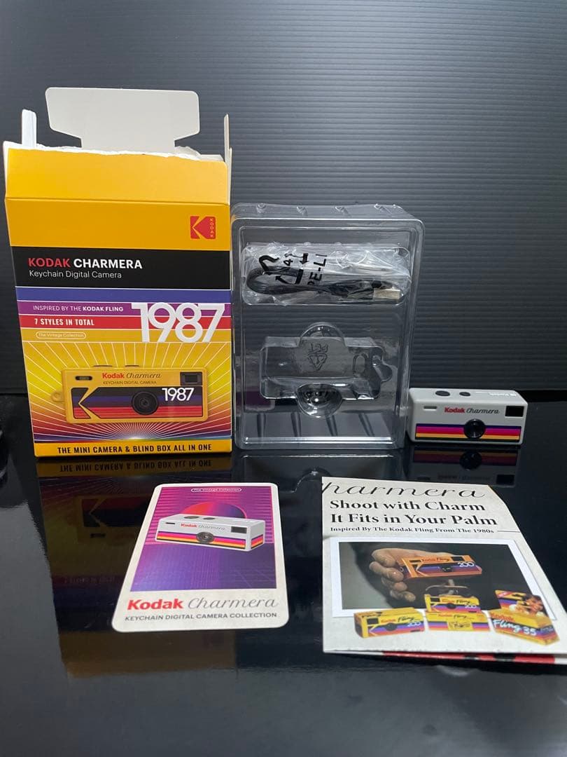 Kodak Charmera 1987年モデル ミニカメラ 1987年、KODAKは初のシグネチャー使い捨てカメラ「KODAK Fling」を発売
