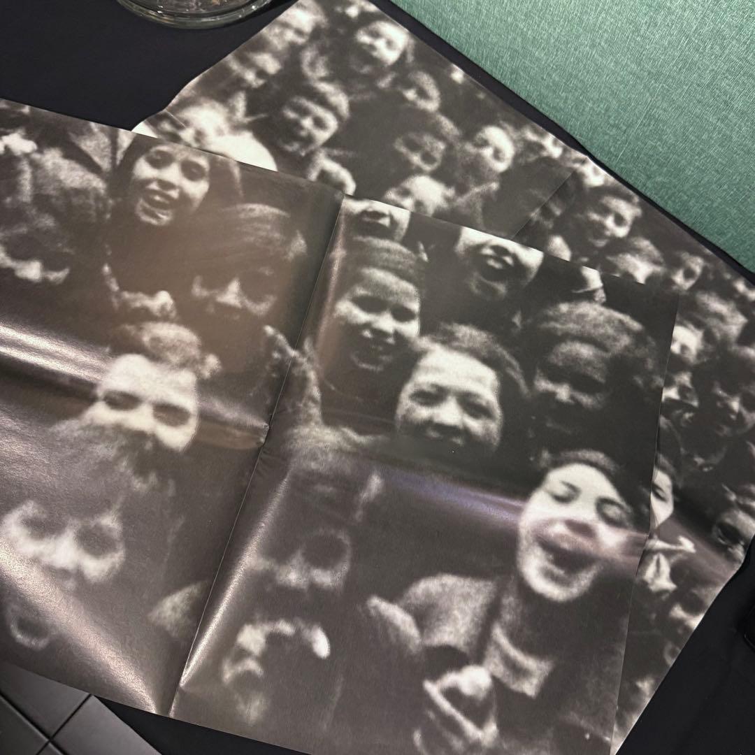 1998年発行美品ChristianBoltanskiアート新聞Agnès b. - メルカリ