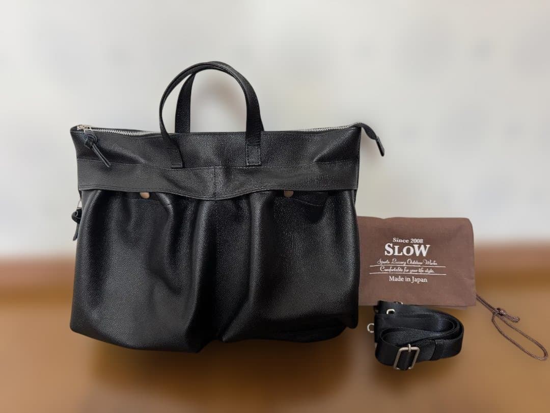 SLOW Traditional water proof helmetbag - メルカリ