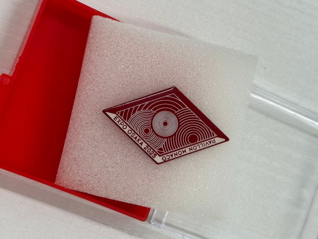 超レア」万博モナコピンバッジ - メルカリ