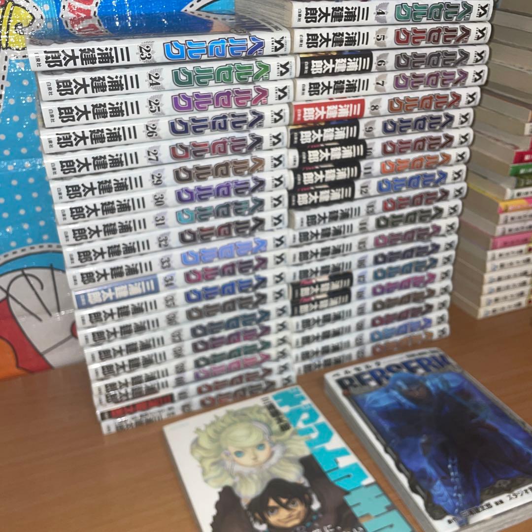 ベルセルク 新装版1〜43巻+ギガントマキアセット ベルセルク 1-43巻 ギガントマキア 既刊全巻セット 三浦建太郎 - メルカリ