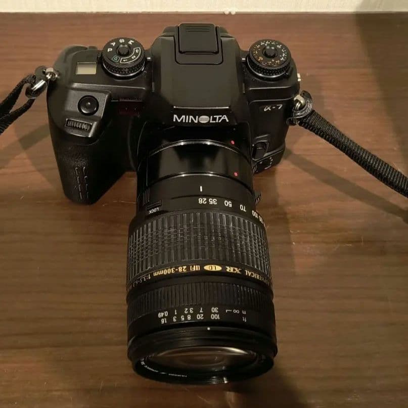 MINOLTAのα-7、一眼レフ　フィルムカメラ（フルセット） ミノルタ Konica Minolta α-7 DIGITAL デジタル一眼レフカメラ