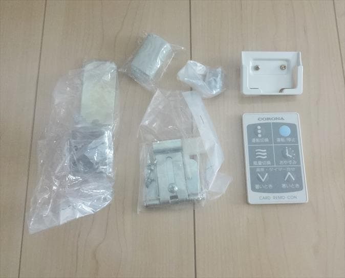 ☆ジャンク品扱い（外見は美品）リモコン付き・コロナ窓用エアコン