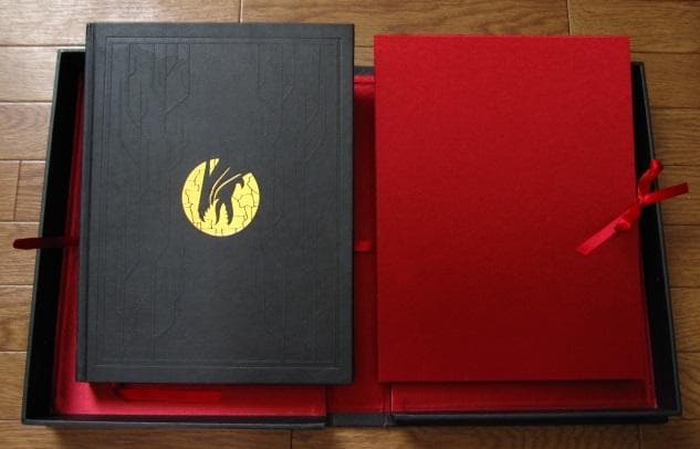 Dragon Age：The World of Thedas Vol.1 Amazon.com: Dragon Age: The World of Thedas Boxed Set