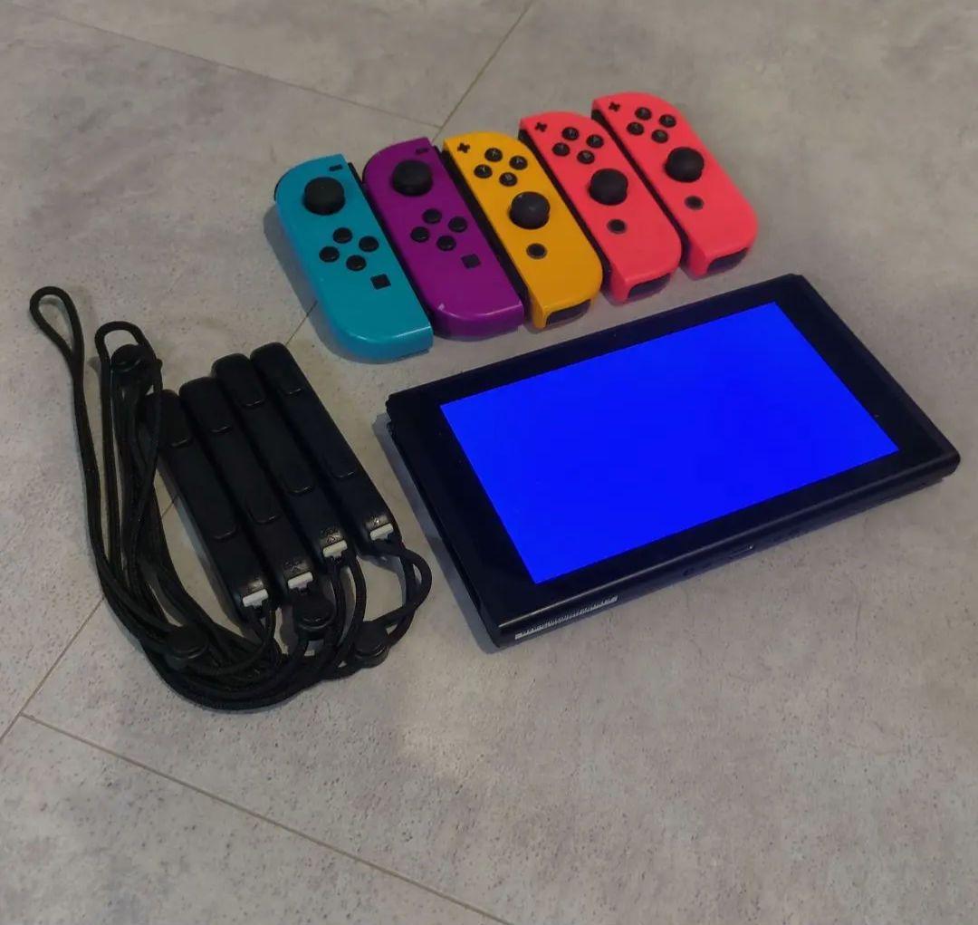 ジャンク品 Nintendo Switch 本体 ジョイコン5個付き - メルカリ