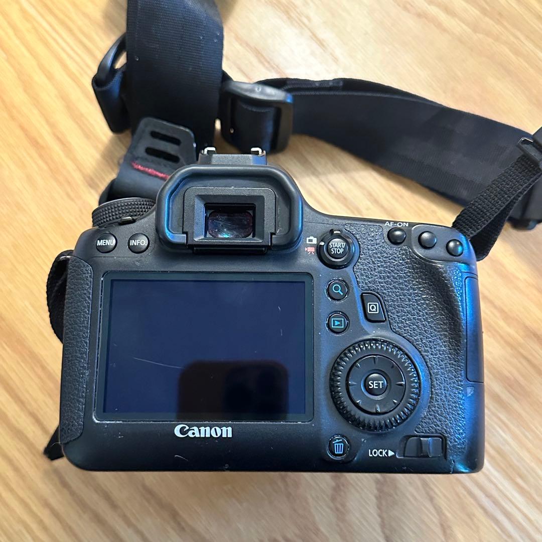 Canon EOS 6D本体+50mm単焦点レンズ+HAKUBAストラップの通販はau PAY