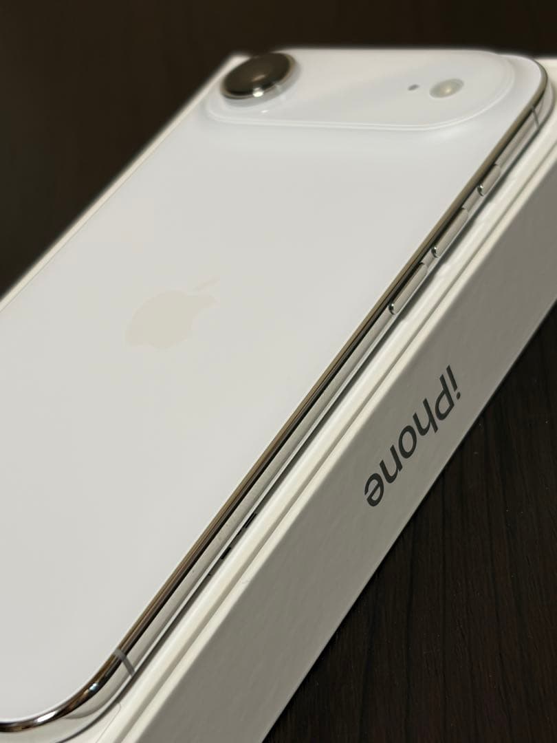 iPhone AIR 256GB クラウドホワイト SIMフリー 容量100% - メルカリ