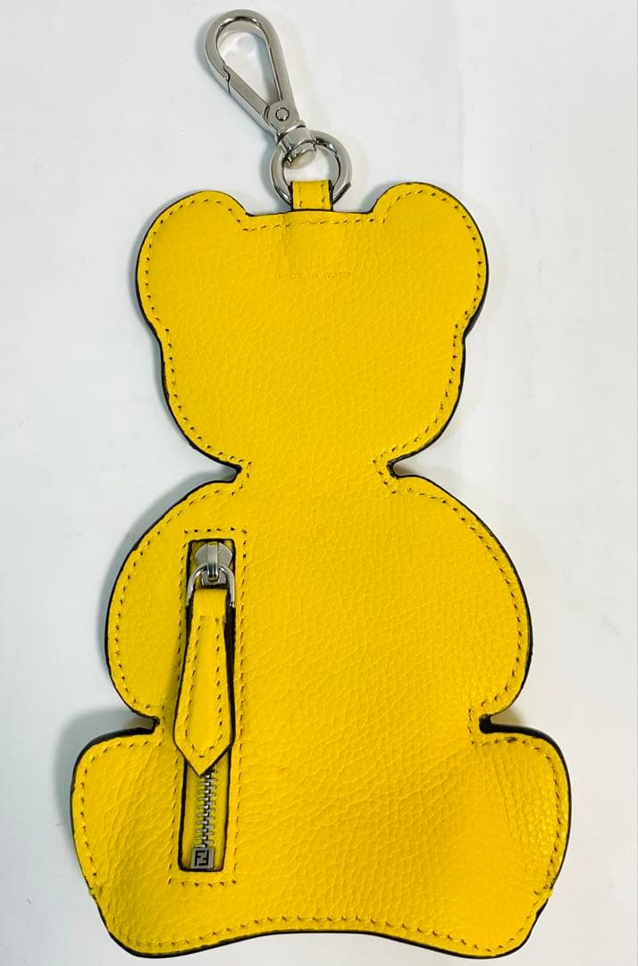 希少 FENDI レザー製ベア 大型チャーム イエロー - メルカリ