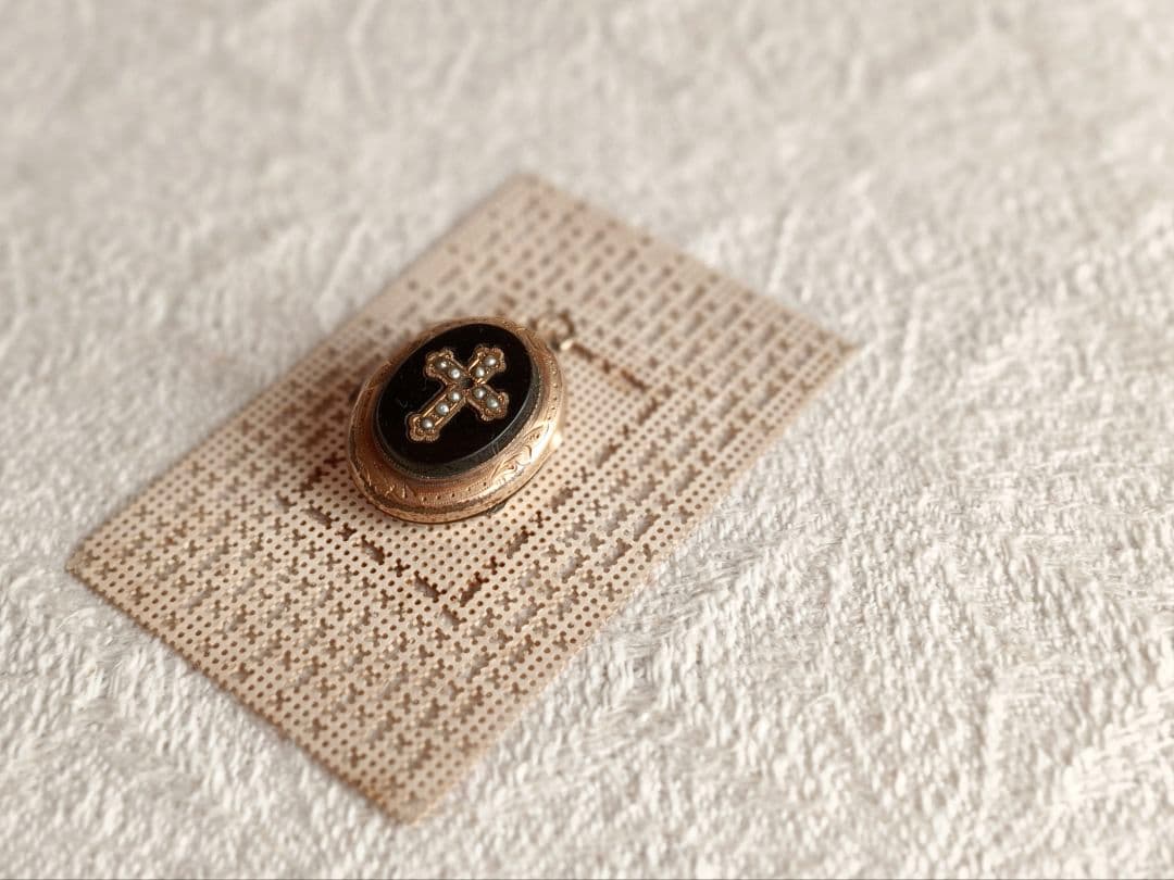 チョコメルさま】vintage ✙ * クロス ロケット ペンダントトップ