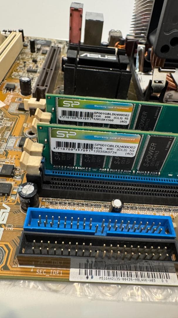 完動良品】P4P800 SEとPentium 4 CPU、DDRメモリ