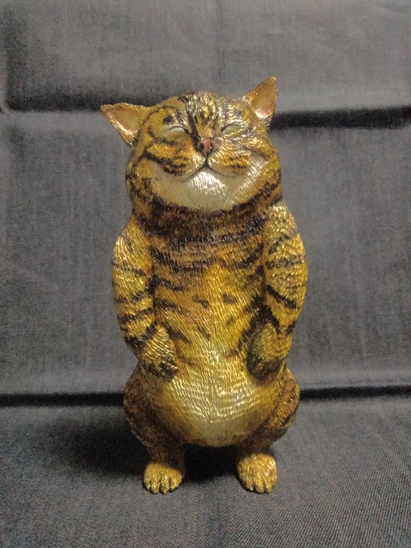 木彫りのキジトラ猫 香箱座りの猫さんを木彫りで作りました🐱 #木彫り猫 #キジトラ白猫