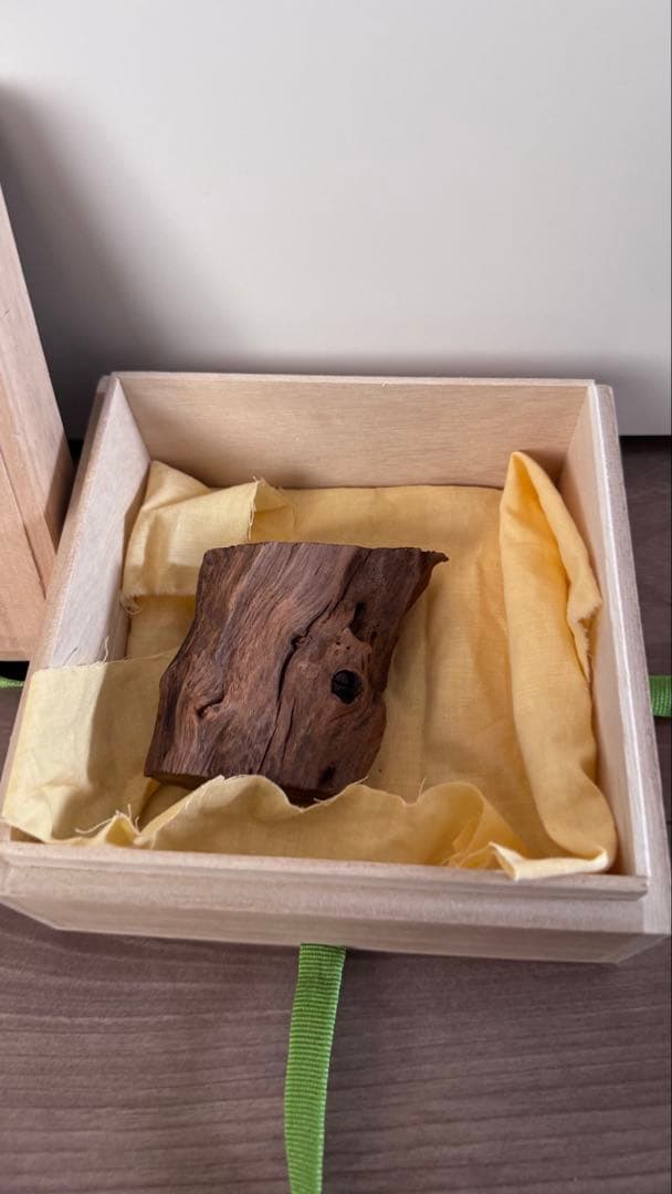 大名家傳來香木《伽羅木》家紋印　119g 香木　沈香　茶道具　ベトナム産