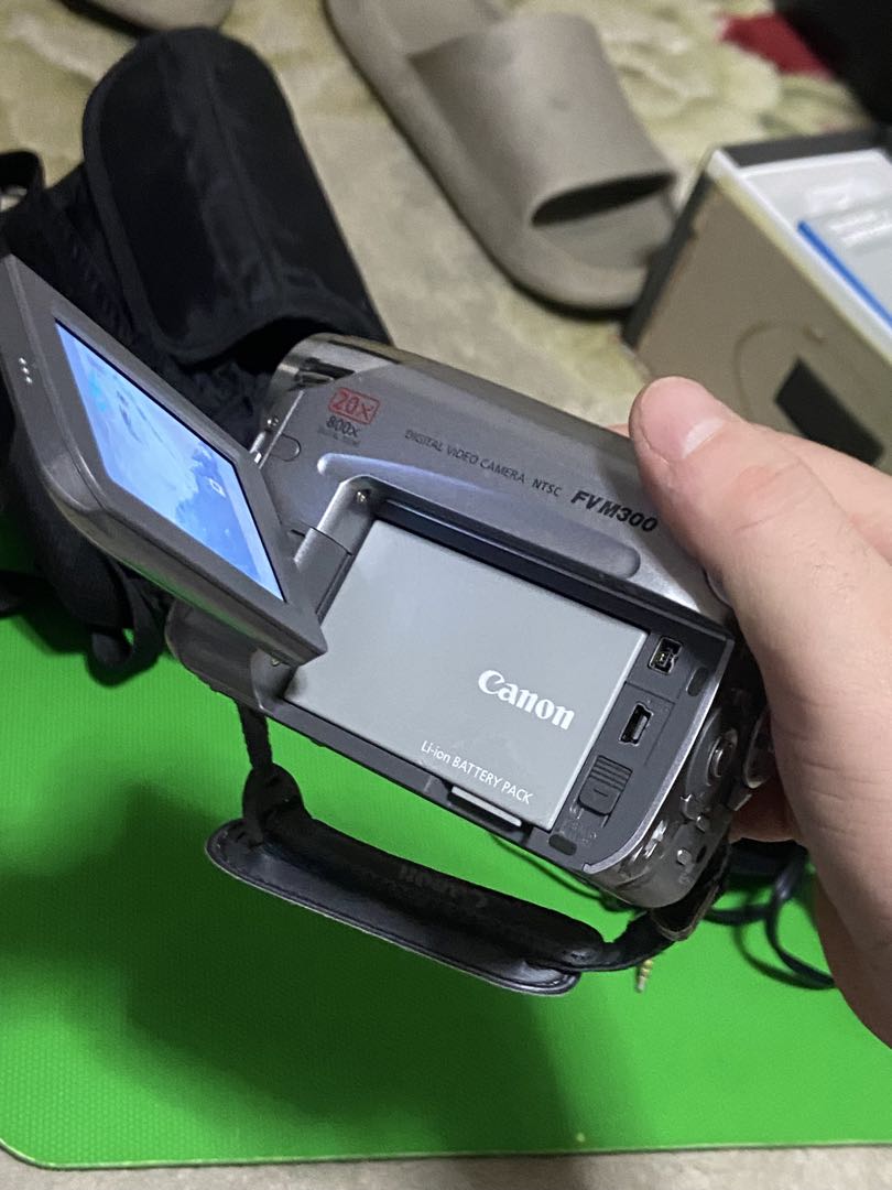 Canon FV M300 ビデオカメラ本体 - メルカリ