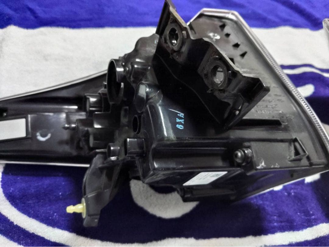 トヨタ プリウス 50 前期 テールランプ ICHIKOH 47-87 - メルカリ