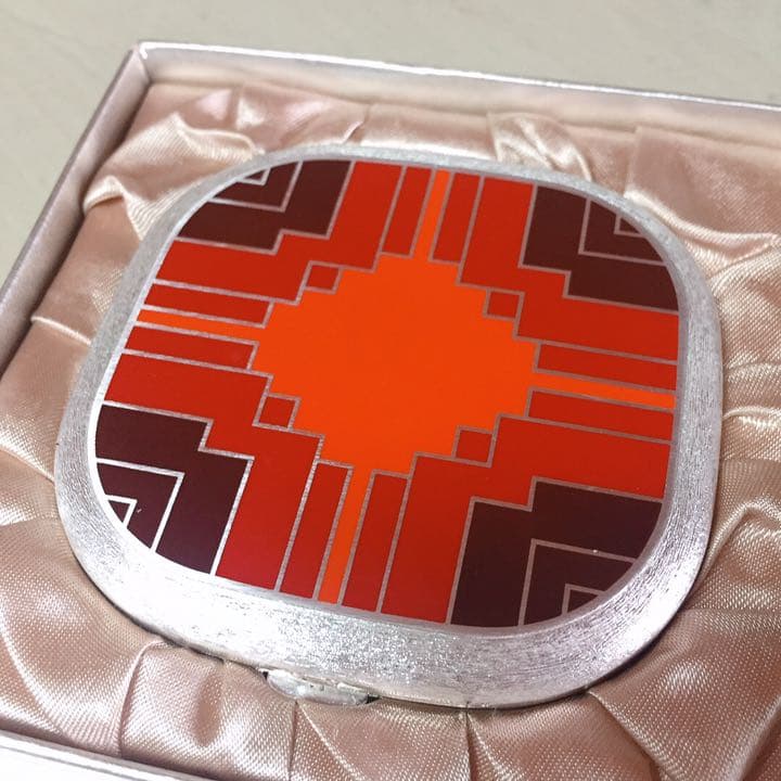 レア☆ 資生堂 コンパクト エマイユ 池田エライザさんイメージモデルLARME ラルムモイスチャーUV ミスト